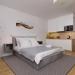 شقة 